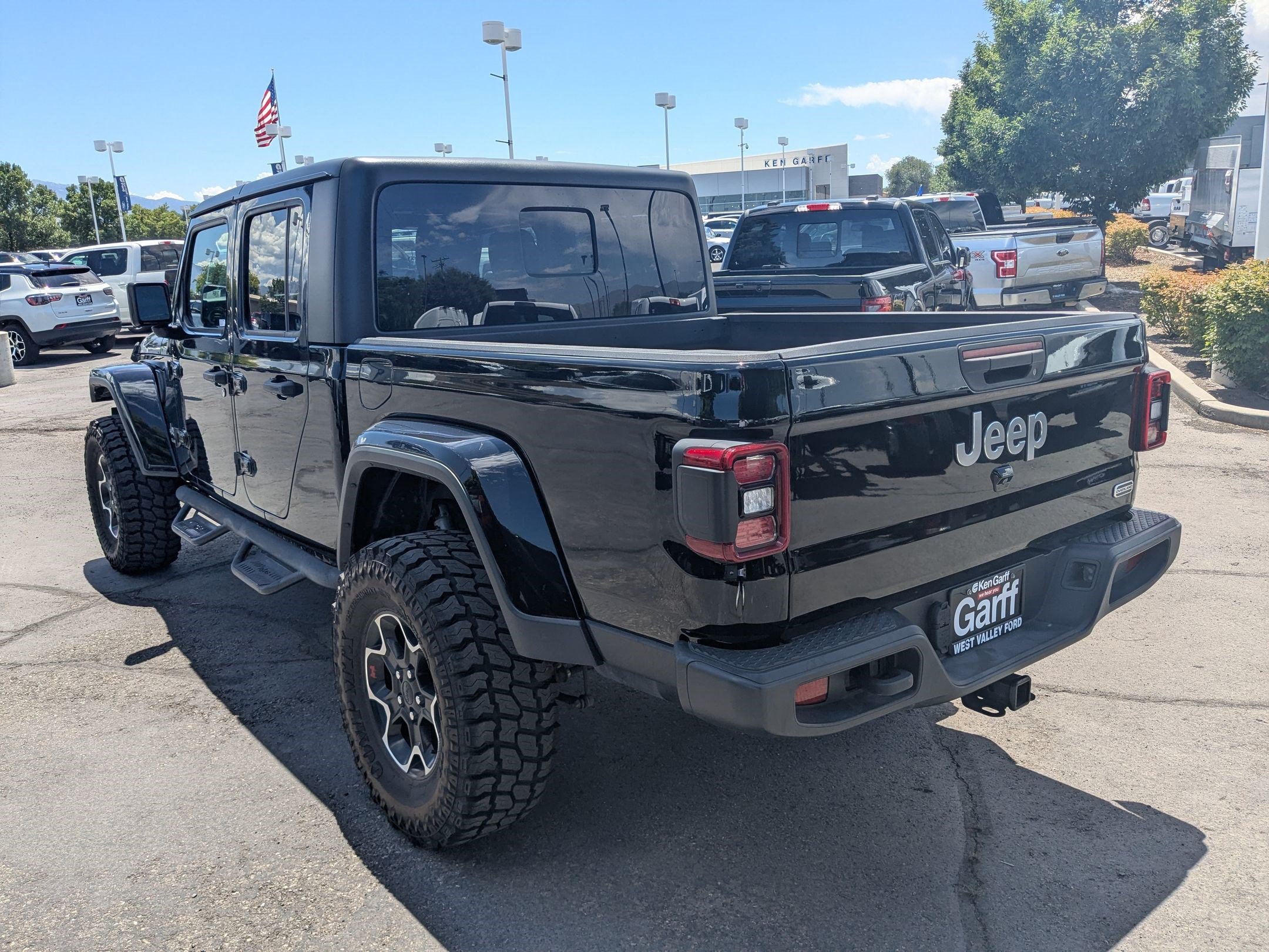 Used 2020 Jeep Gladiator Overland w/ Popular Equipment Package AWD/4WD image 8