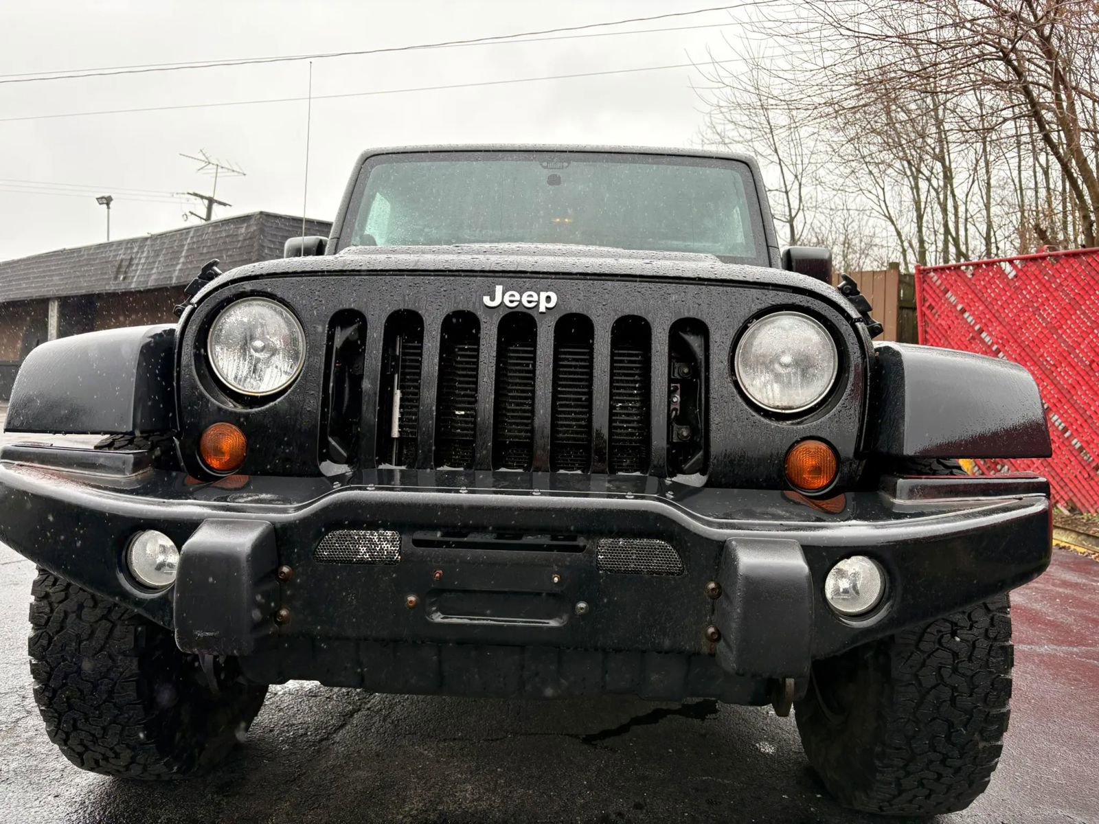 Used 2012 Jeep Wrangler Unlimited Rubicon image 2