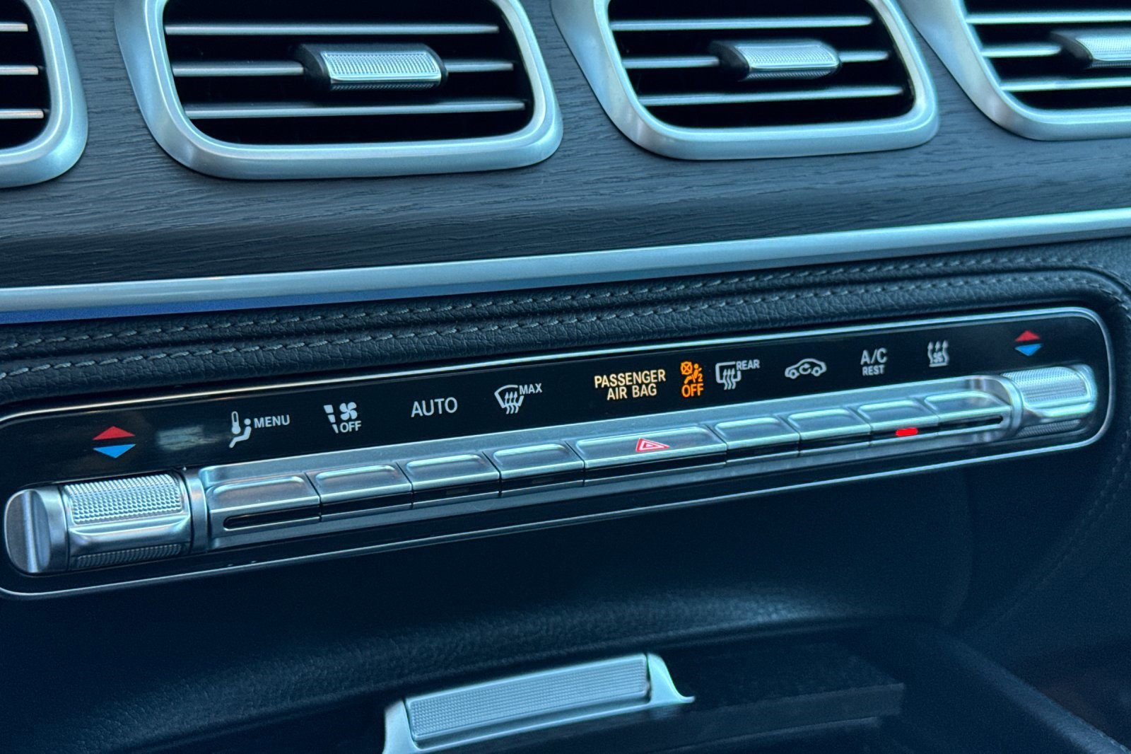 Certified 2024 Mercedes-Benz GLE 450e 4MATIC image 17