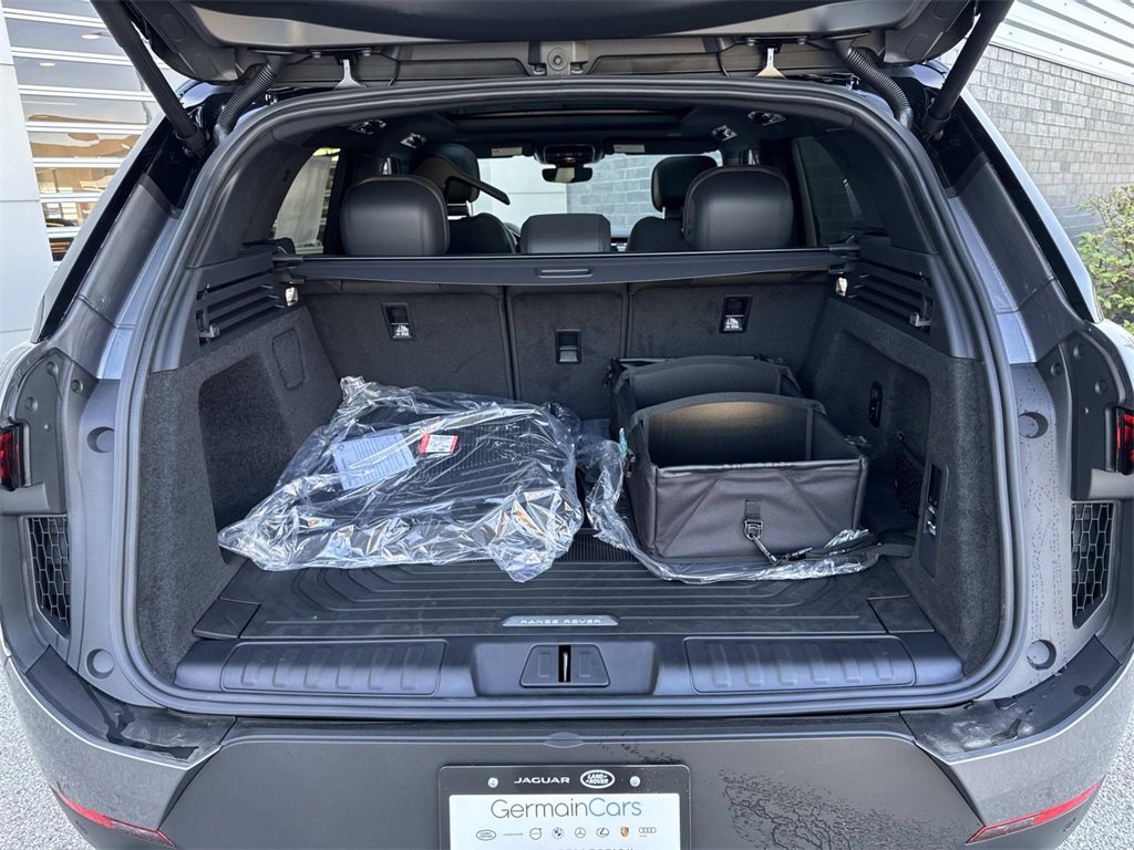 New 2025 Land Rover Range Rover Sport SE image 6