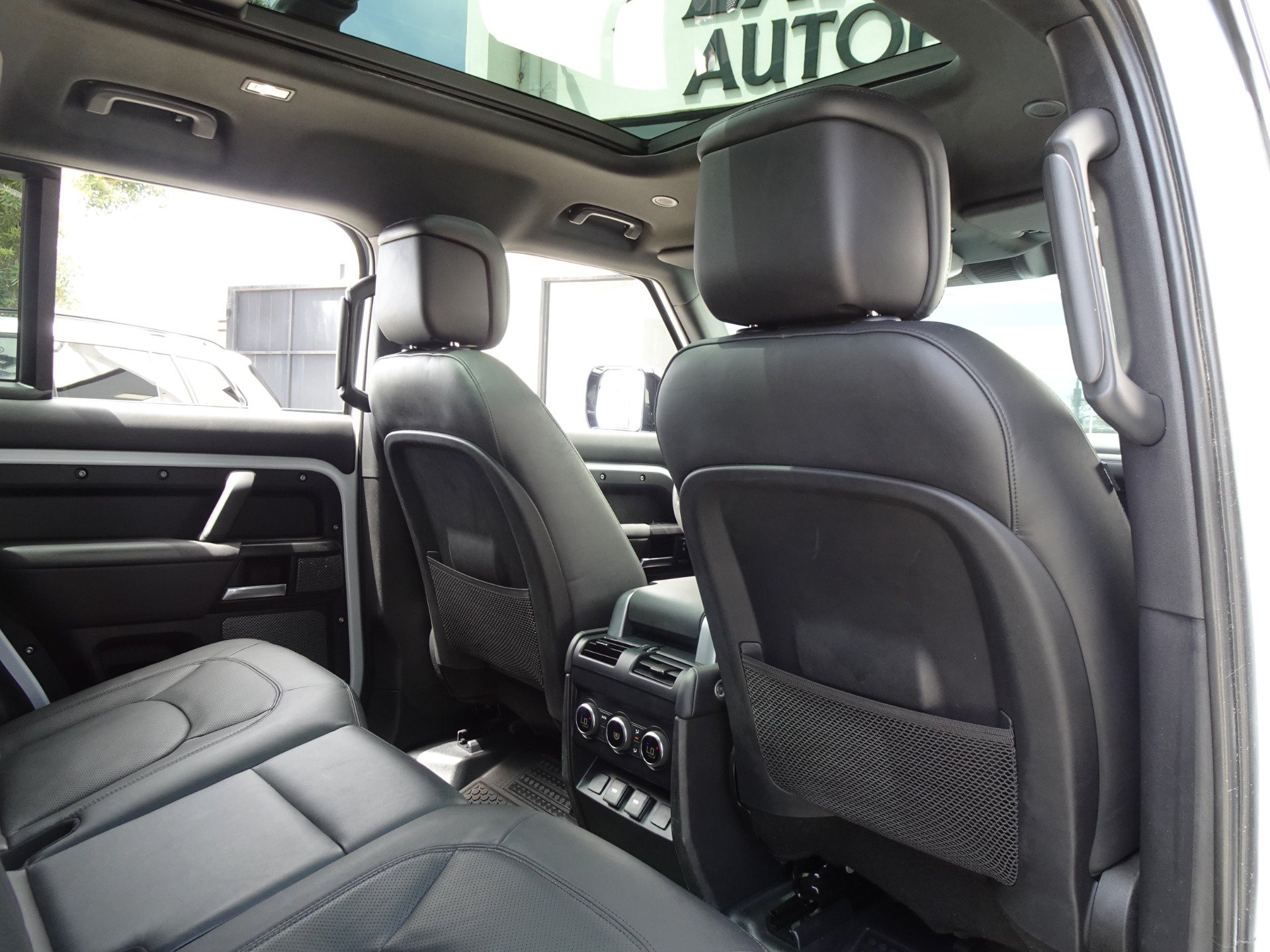 Used 2023 Land Rover Defender 110 AWD/4WD image 19