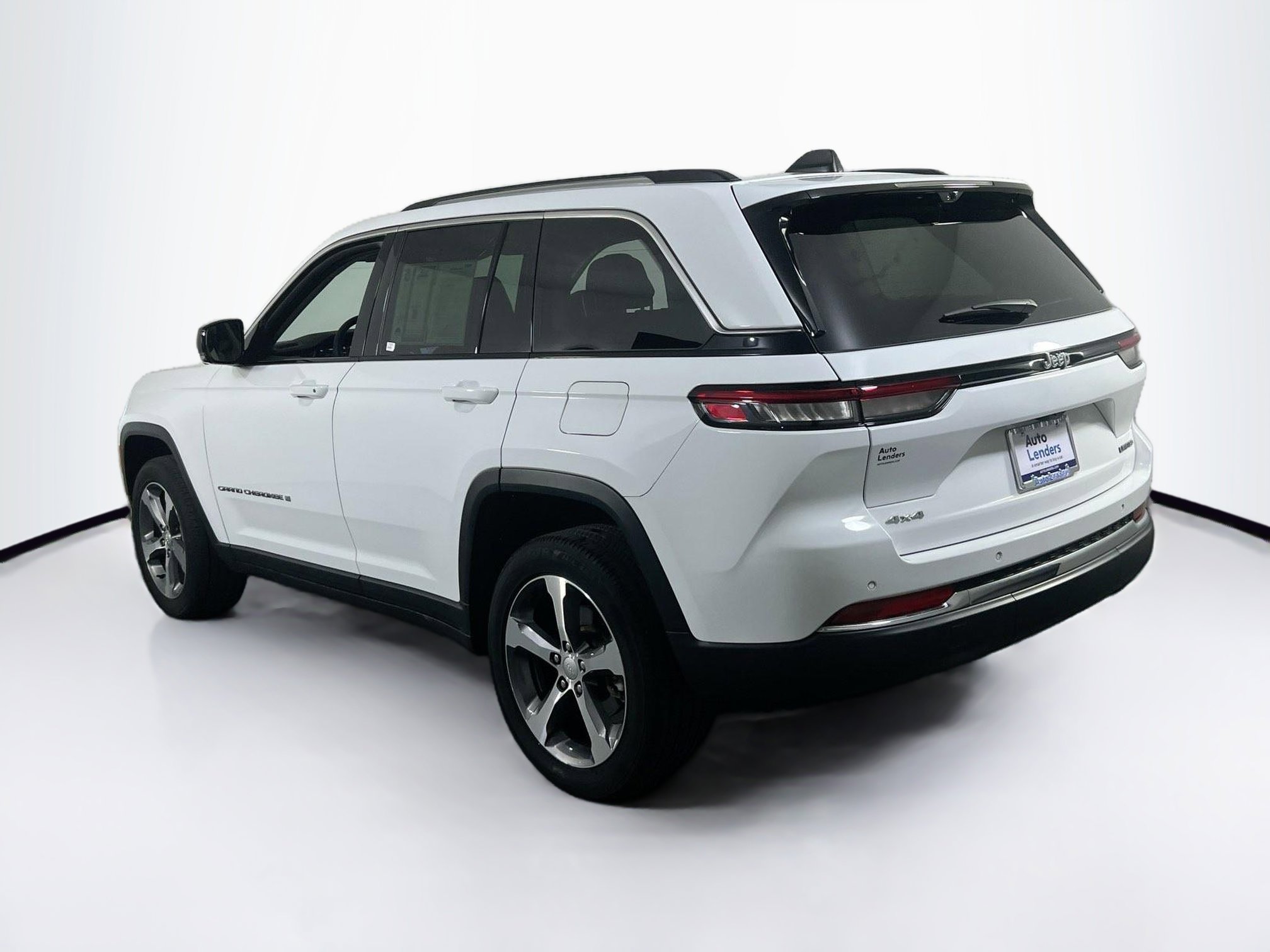 Used 2023 Jeep Grand Cherokee Limited w/ Luxury Tech Group II AWD/4WD image 7