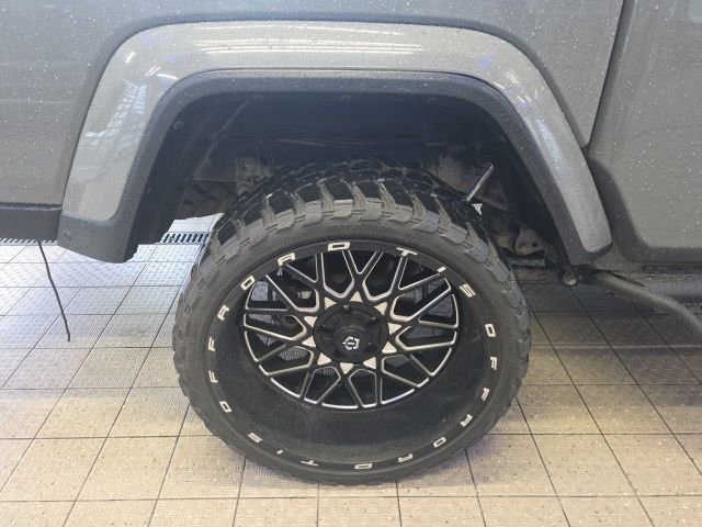 Used 2021 Jeep Gladiator Willys image 9
