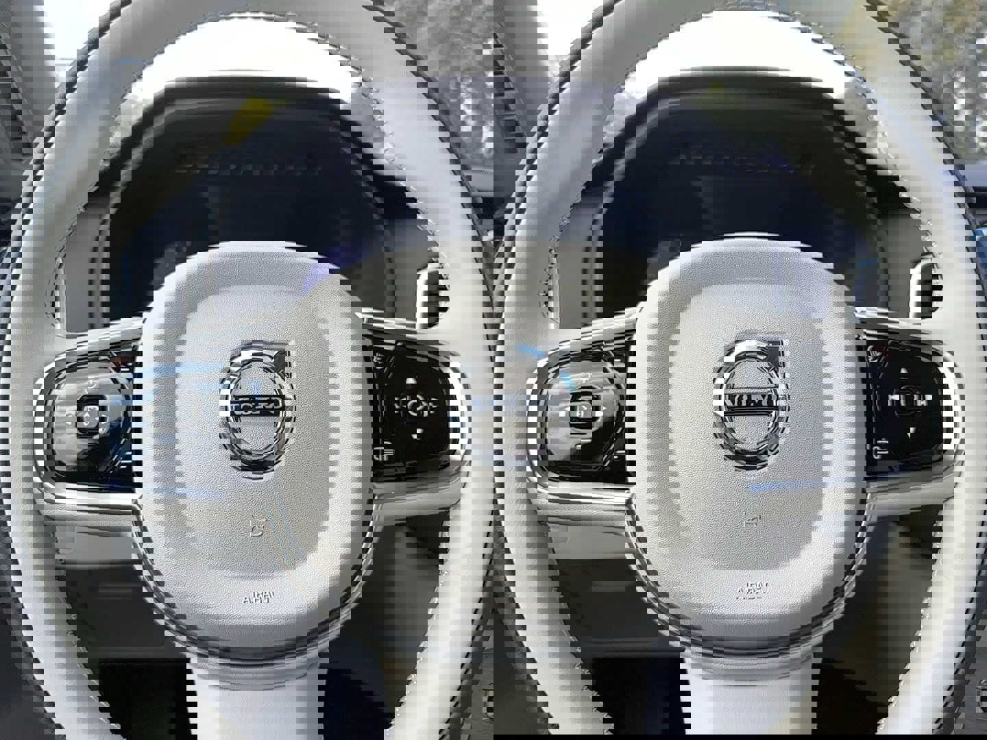 New 2025 Volvo XC90 T8 Core w/ Protection Package Premier image 20