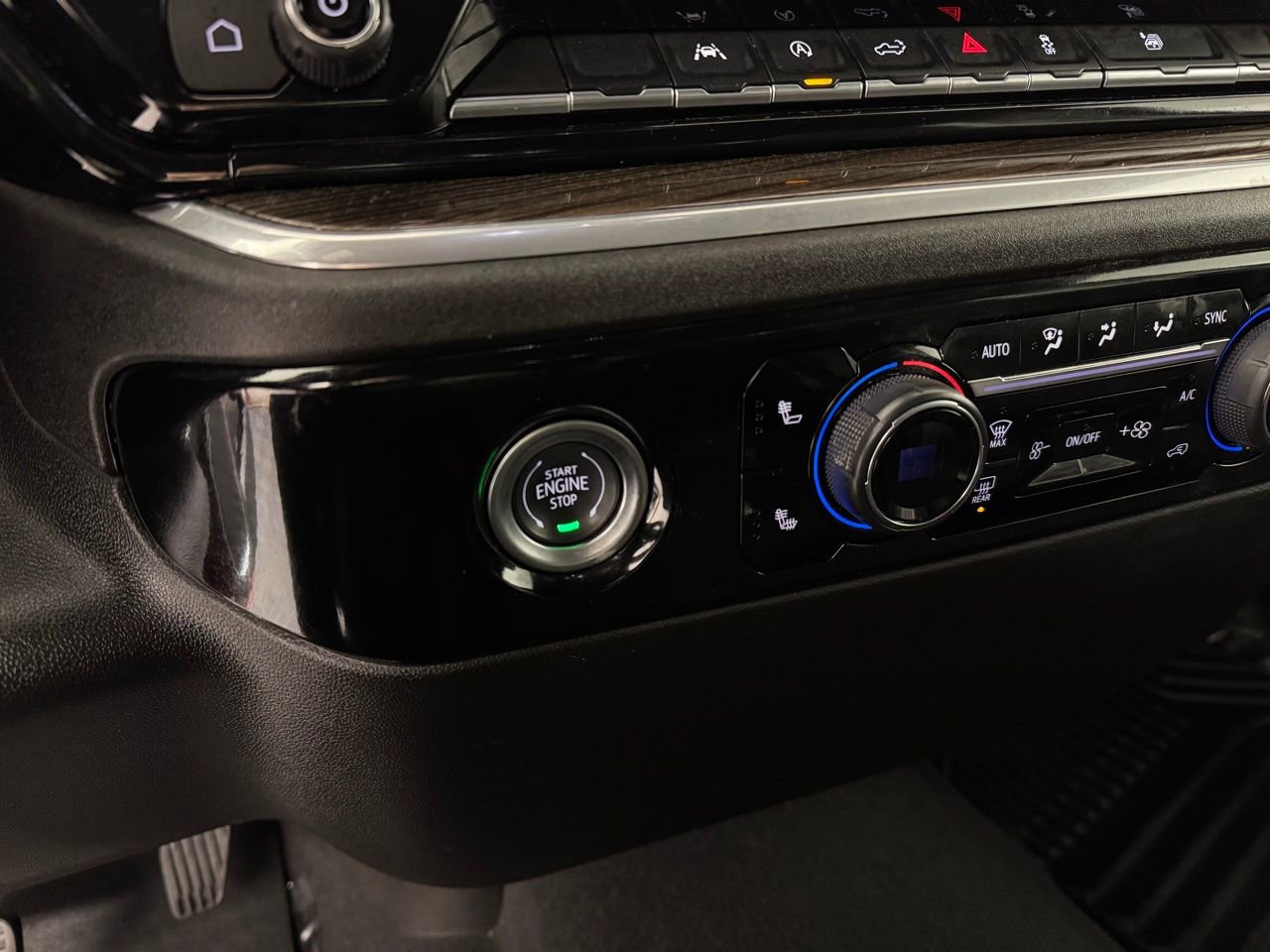 Used 2024 Chevrolet Silverado 1500 LT image 21