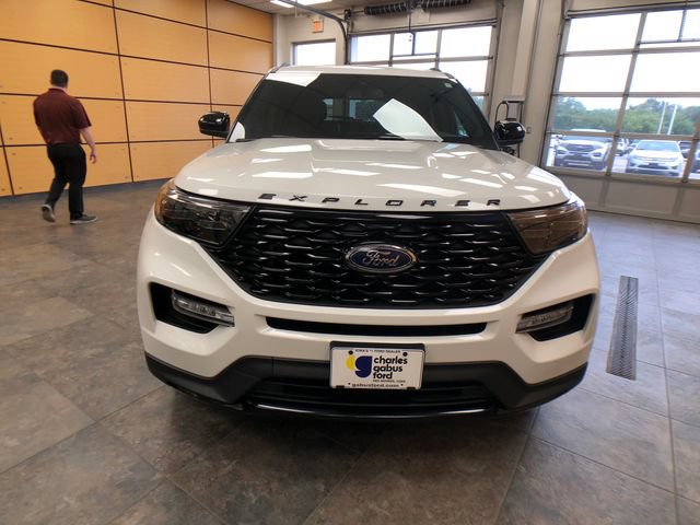 Used 2024 Ford Explorer ST-Line w/ Class IV Trailer Tow Package AWD/4WD image 2