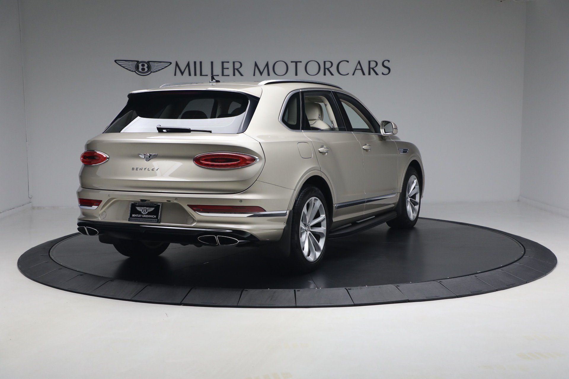 Certified 2021 Bentley Bentayga AWD/4WD image 7