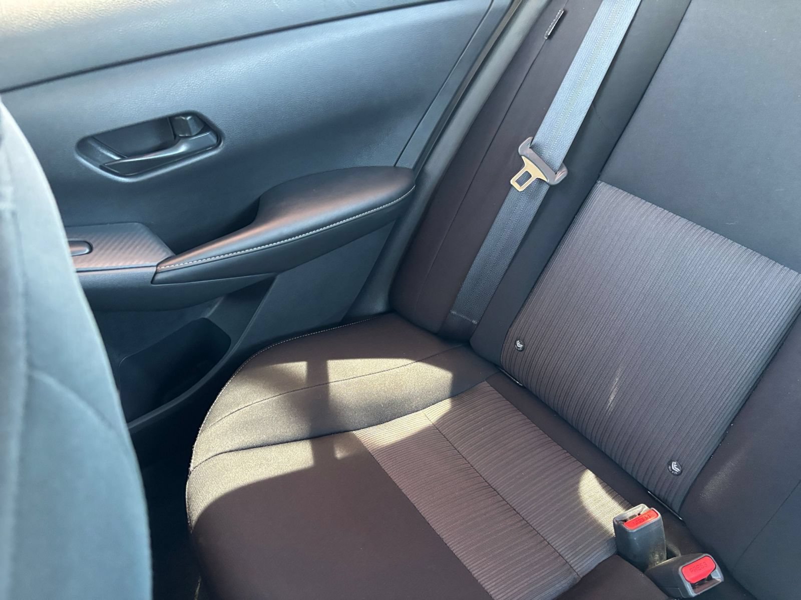 Used 2025 Nissan Sentra SV FWD image 30