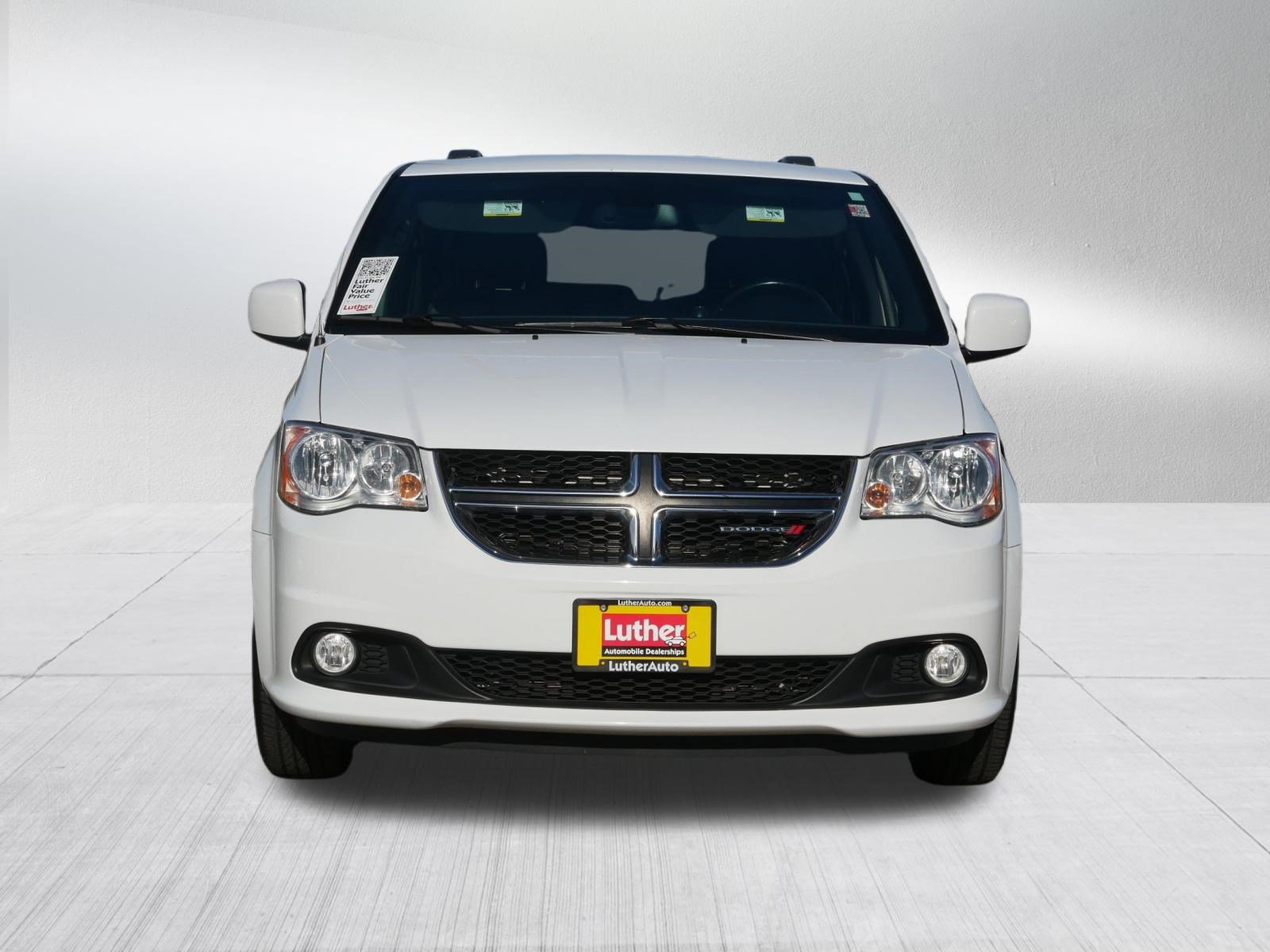 Used 2020 Dodge Grand Caravan SXT FWD image 2