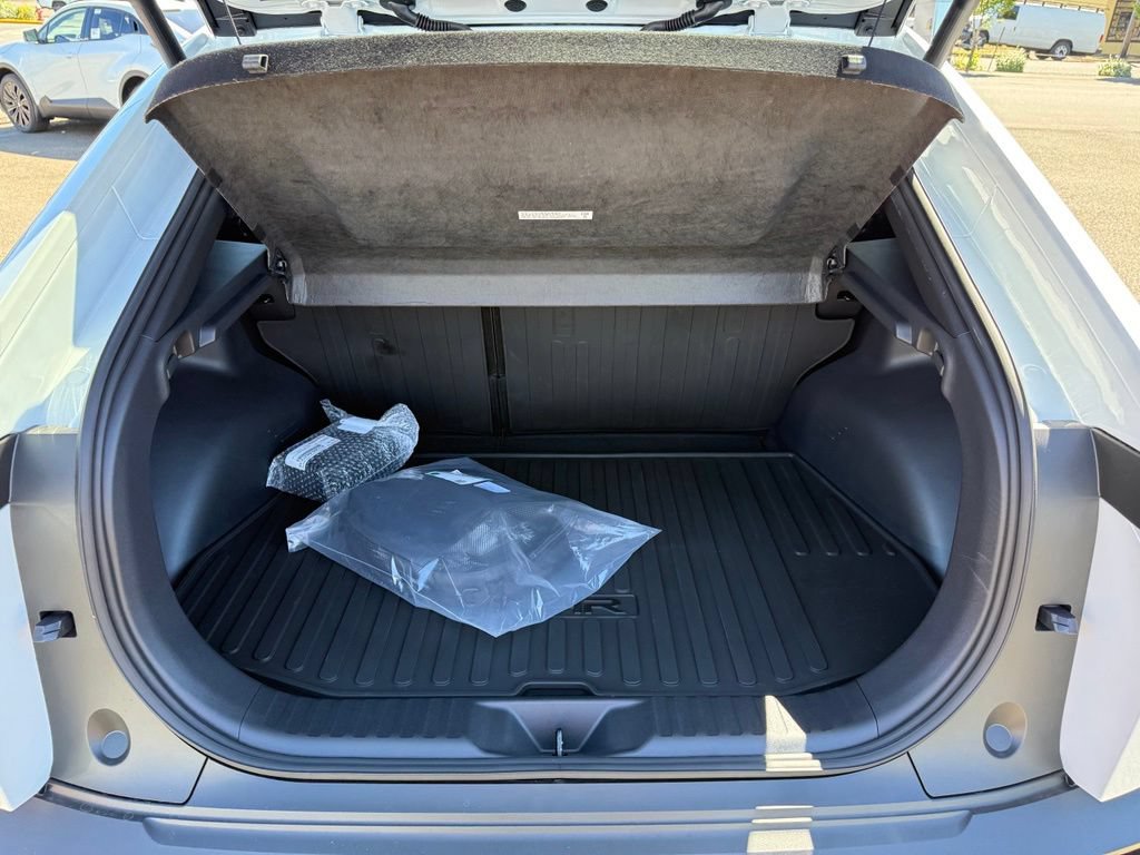 New 2026 Toyota C-HR AWD/4WD image 9