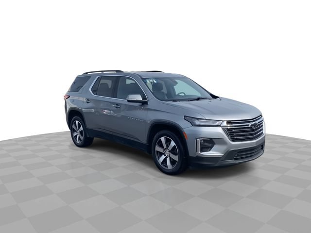 Certified 2023 Chevrolet Traverse LT w/ LT Premium Package AWD/4WD image 2
