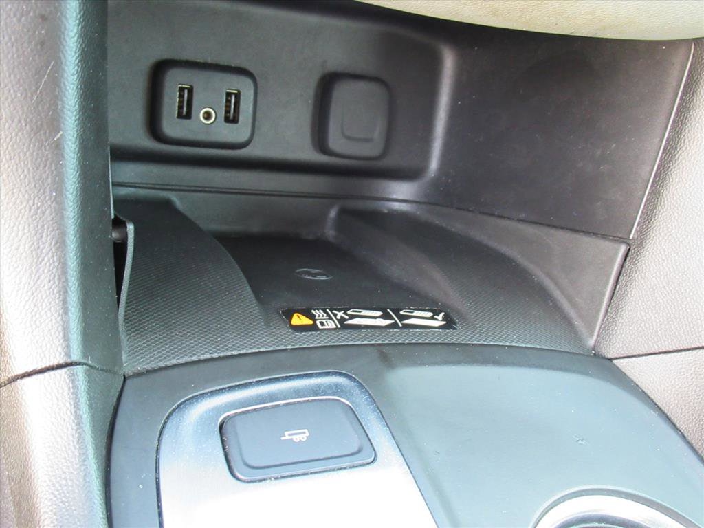 Used 2018 Chevrolet Equinox Premier image 24