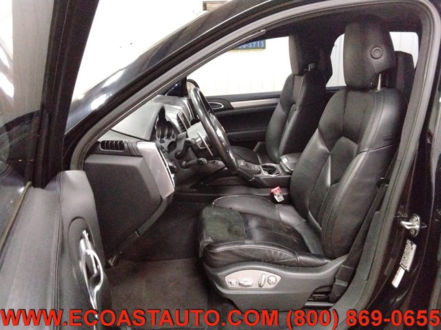 Used 2011 Porsche Cayenne Turbo AWD/4WD image 10