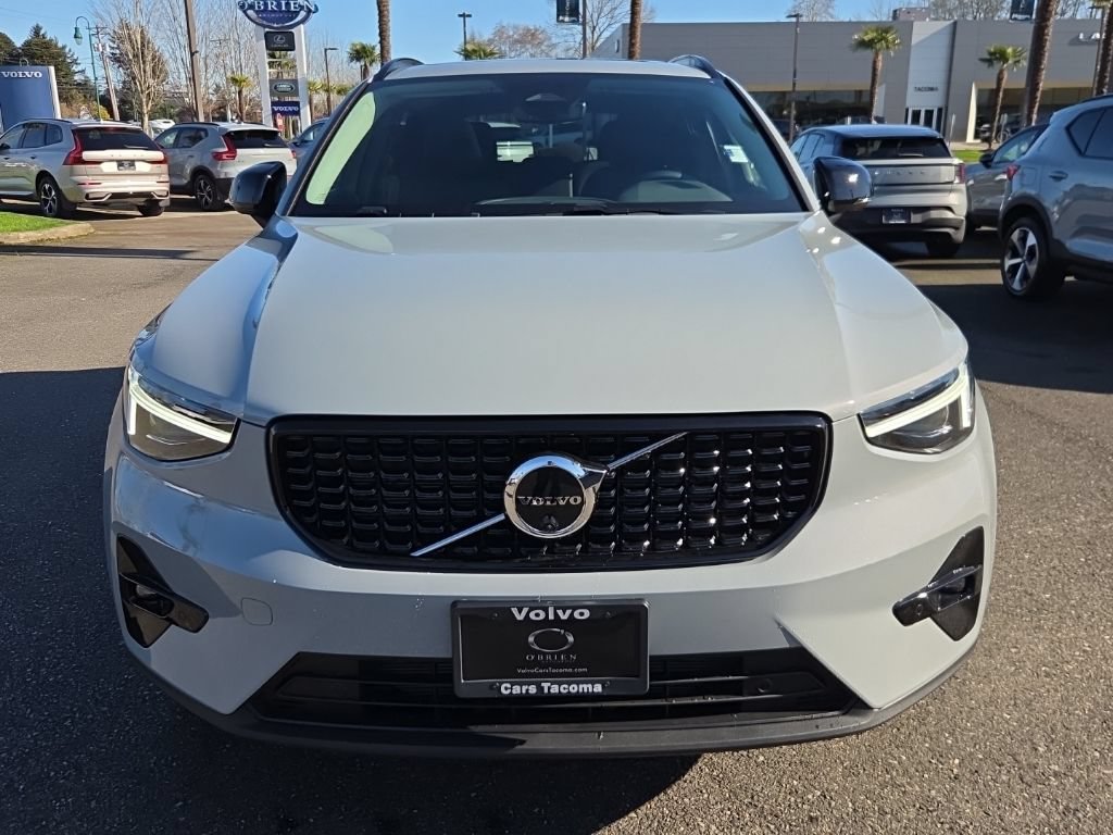 New 2026 Volvo XC40 B5 Plus w/ Protection Package Premier AWD/4WD image 11