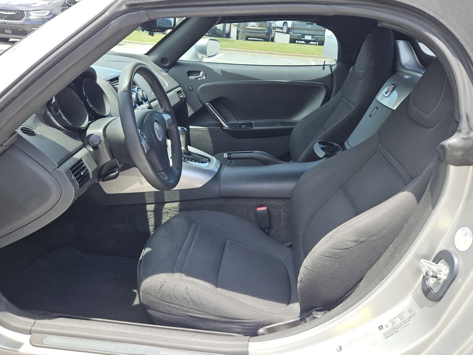 Used 2008 Saturn Sky RWD image 3