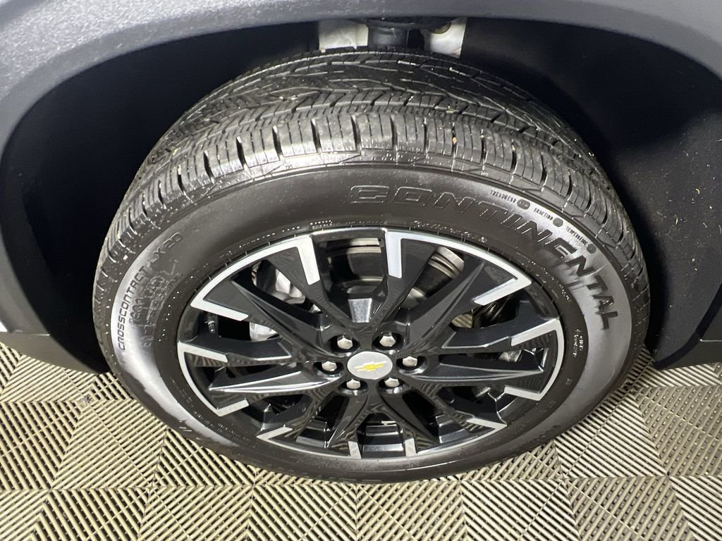 Certified 2025 Chevrolet Traverse LT w/ Sun and Wheel Package image 34