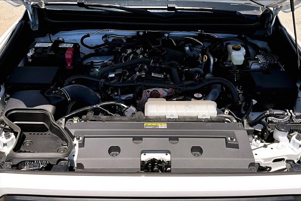 Certified 2025 Toyota Tacoma SR5 w/ SR5 Upgrade Package AWD/4WD image 30