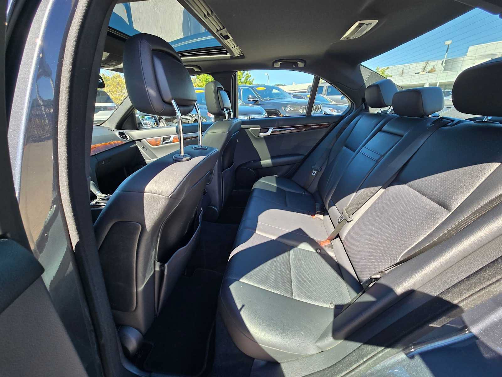 Used 2014 Mercedes-Benz C 250 Sedan image 16
