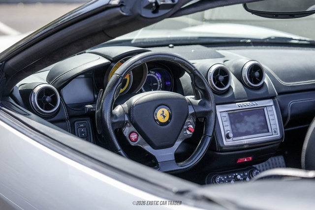 Used 2012 Ferrari California RWD image 64