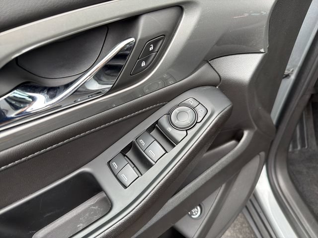 Certified 2023 Chevrolet Traverse LT FWD image 13
