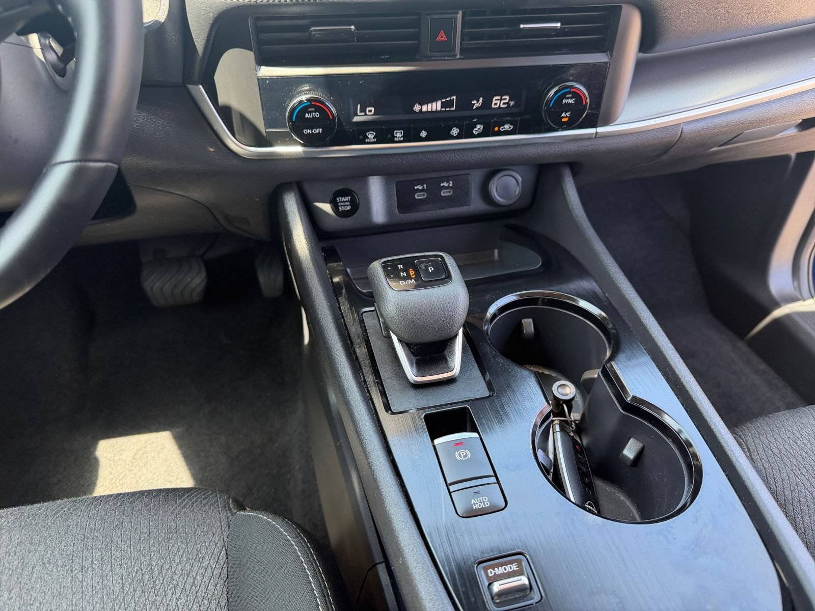 Used 2025 Nissan Rogue SV FWD image 43