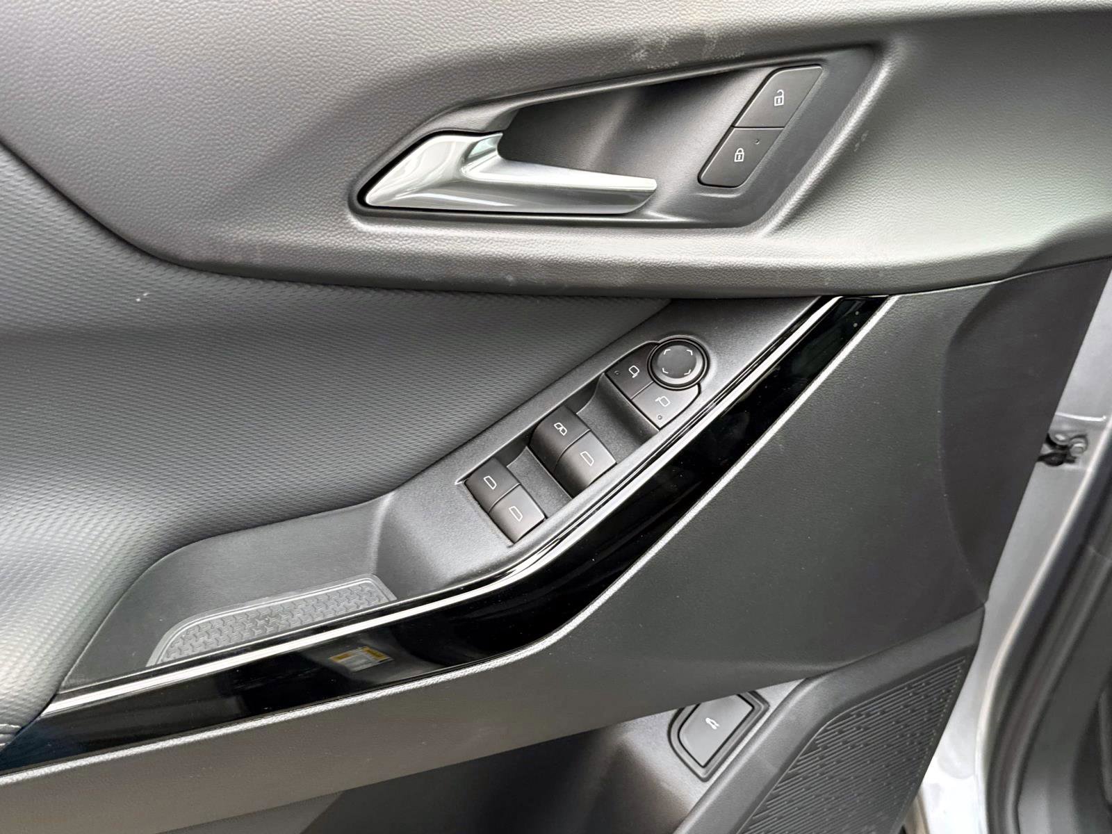 New 2026 Chevrolet Equinox LT w/ Convenience Package II image 14