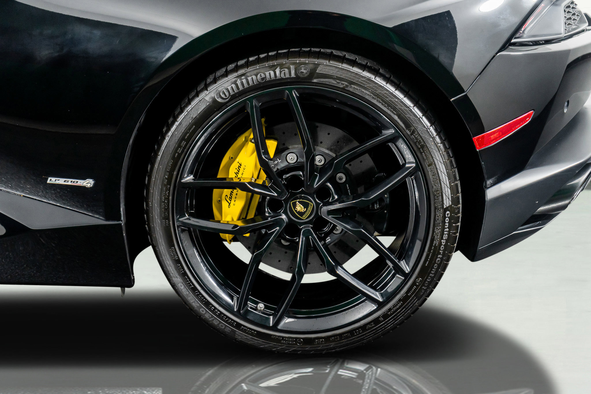 Used 2016 Lamborghini Huracan LP 610-4 image 18