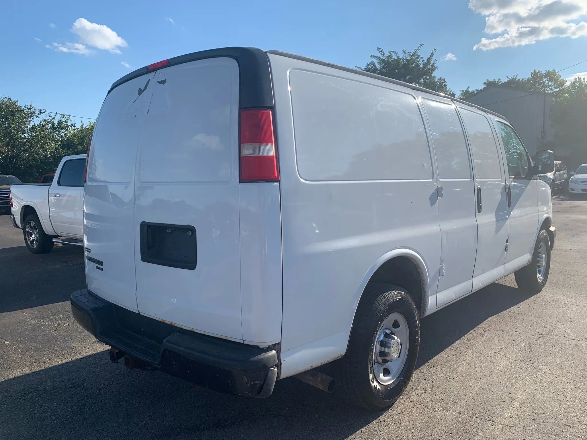 Used 2012 Chevrolet Express 2500 image 6
