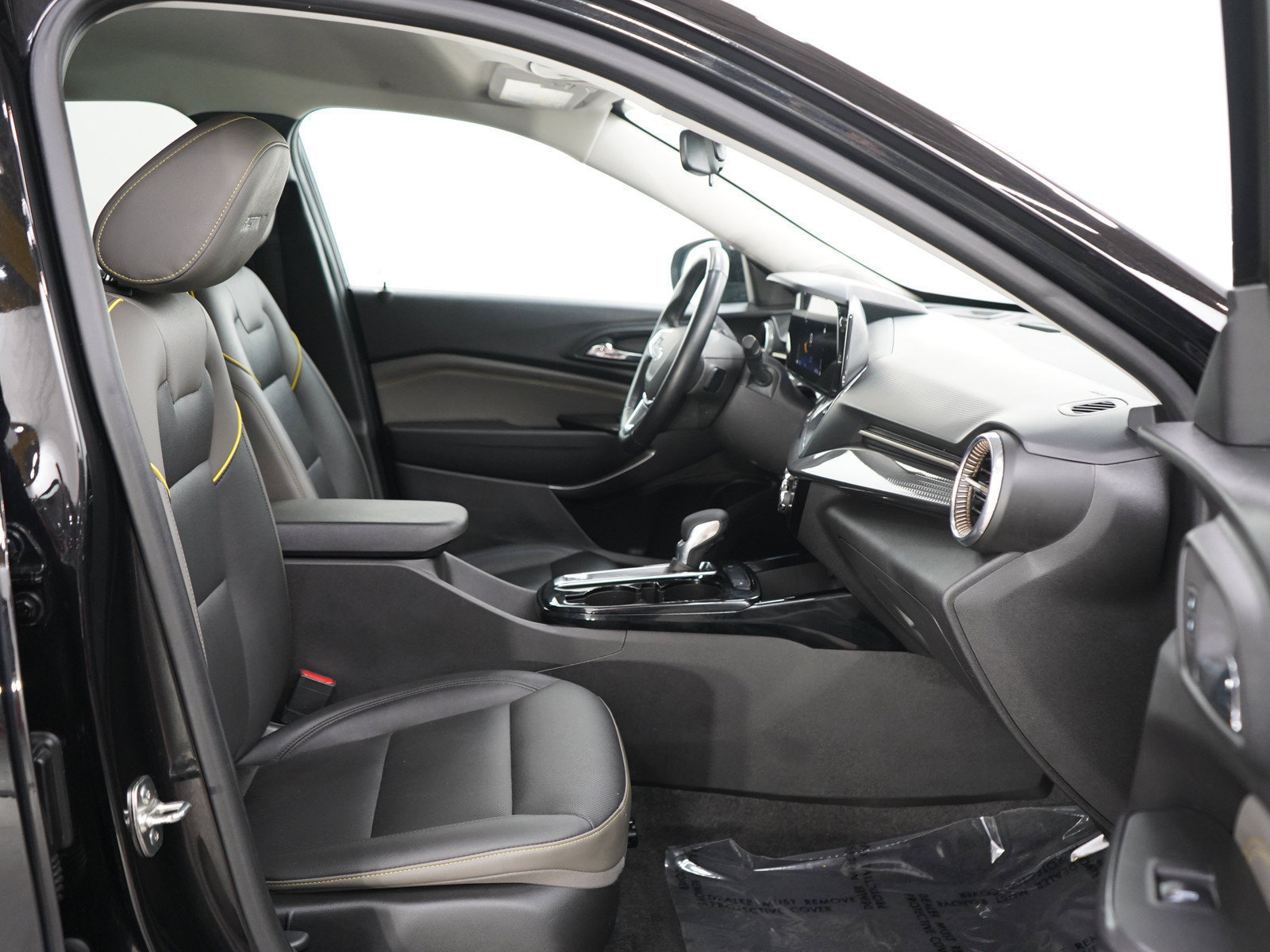 Used 2024 Chevrolet Trax ACTIV FWD image 11