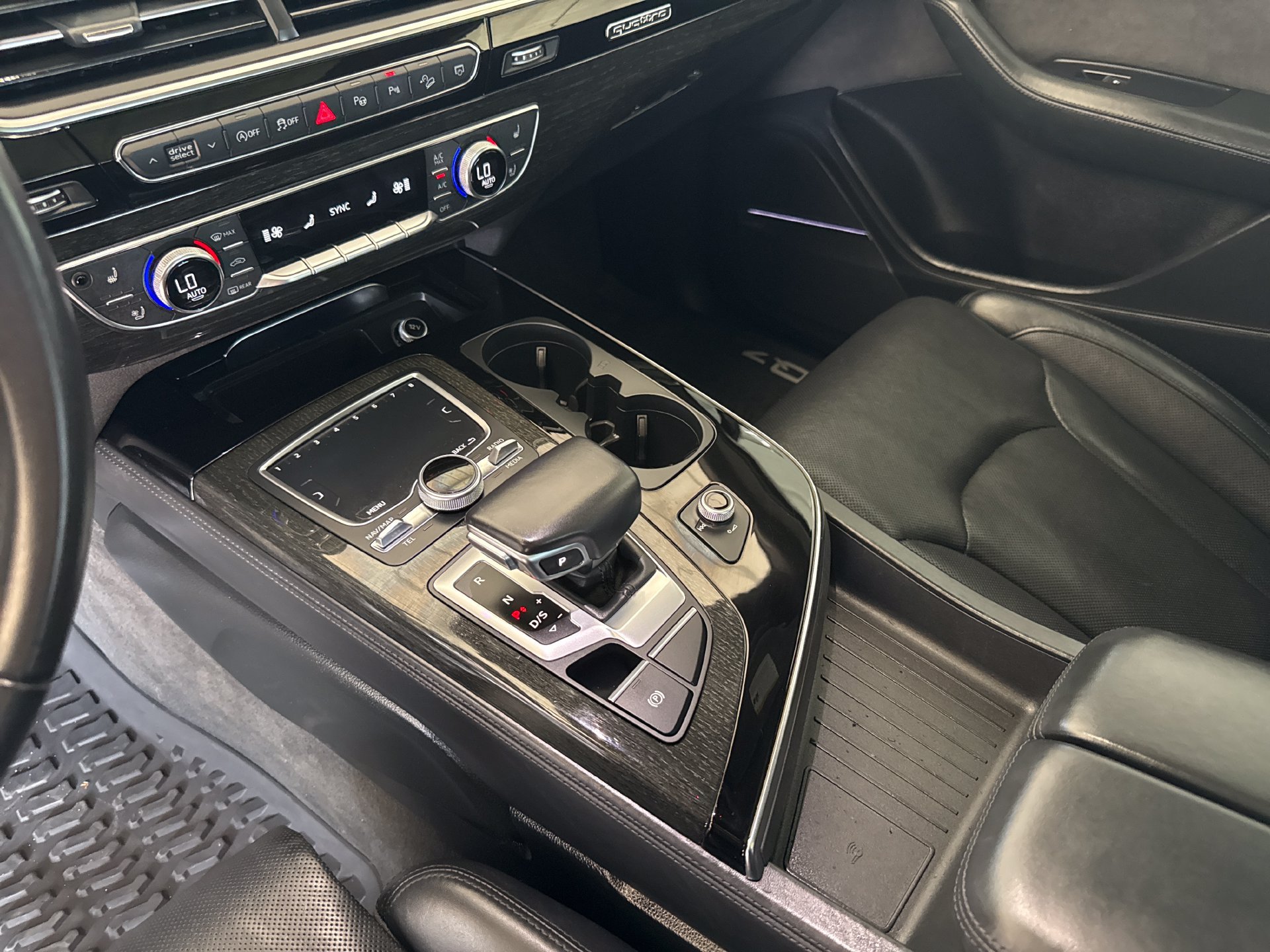Used 2019 Audi Q7 3.0T Prestige w/ Prestige Package AWD/4WD image 12