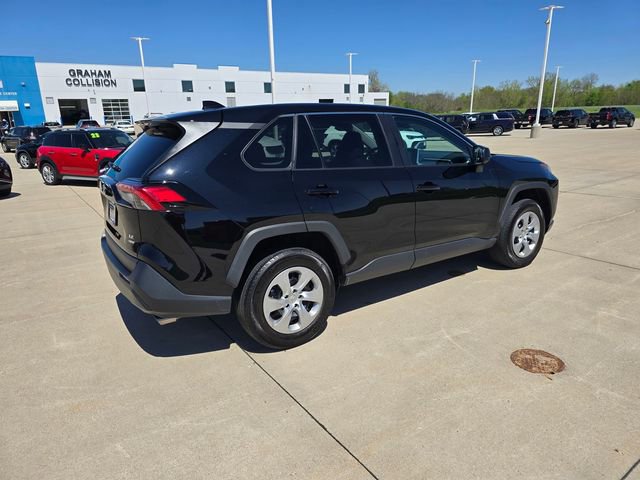 Used 2023 Toyota RAV4 LE AWD/4WD image 13