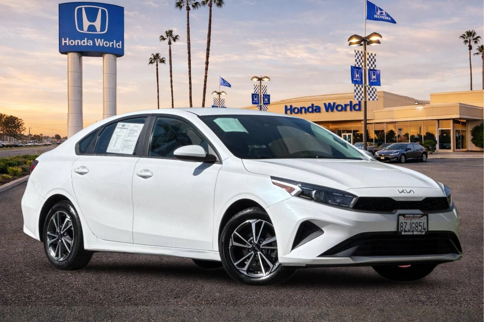 Used 2022 Kia Forte LXS FWD image 2