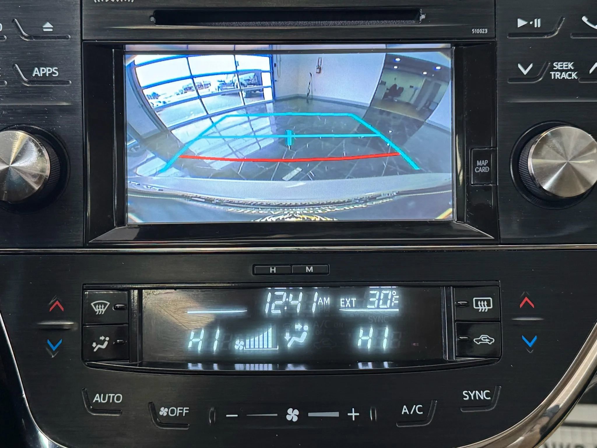 Used 2015 Toyota Avalon XLE image 16