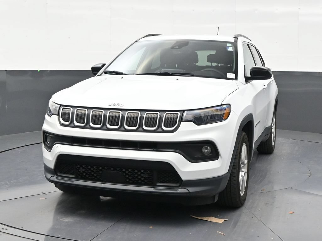 Used 2022 Jeep Compass Latitude FWD image 8