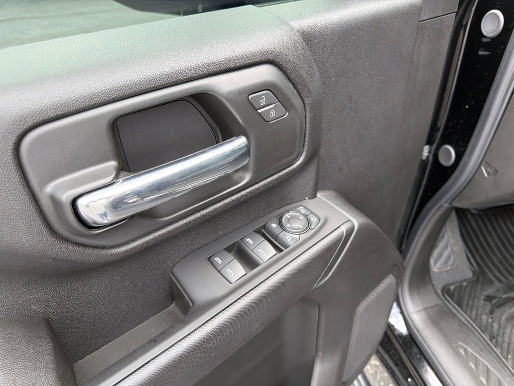 Used 2025 Chevrolet Silverado 2500 Custom w/ Custom Value Package AWD/4WD image 6