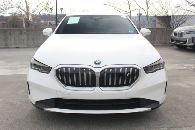 Used 2025 BMW i5 xDrive40 w/ Premium Package image 2