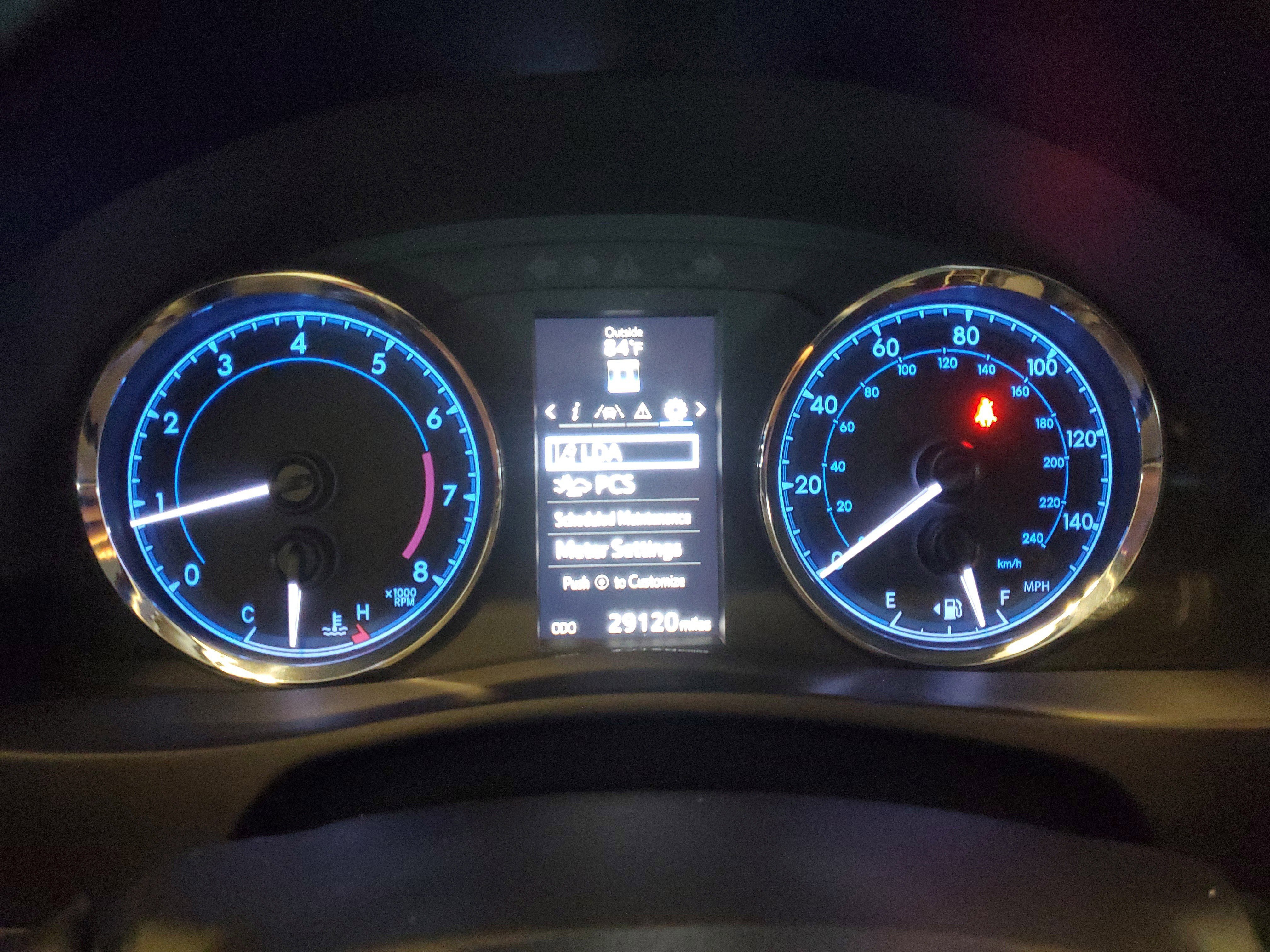 Used 2018 Toyota Corolla SE image 25