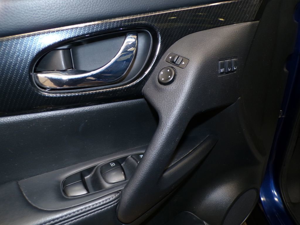 Used 2019 Nissan Rogue SL w/ Premium Package AWD/4WD image 14