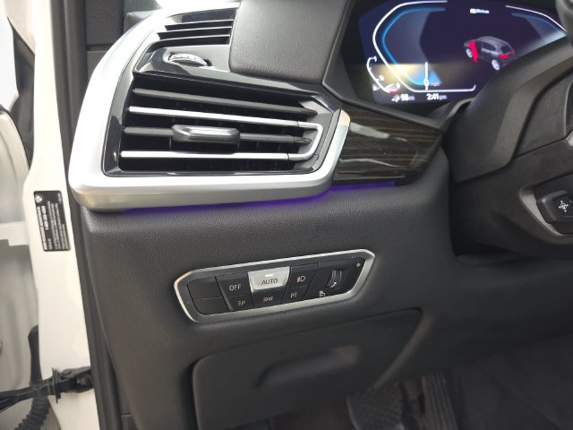 Used 2023 BMW X5 xDrive45e AWD/4WD image 35