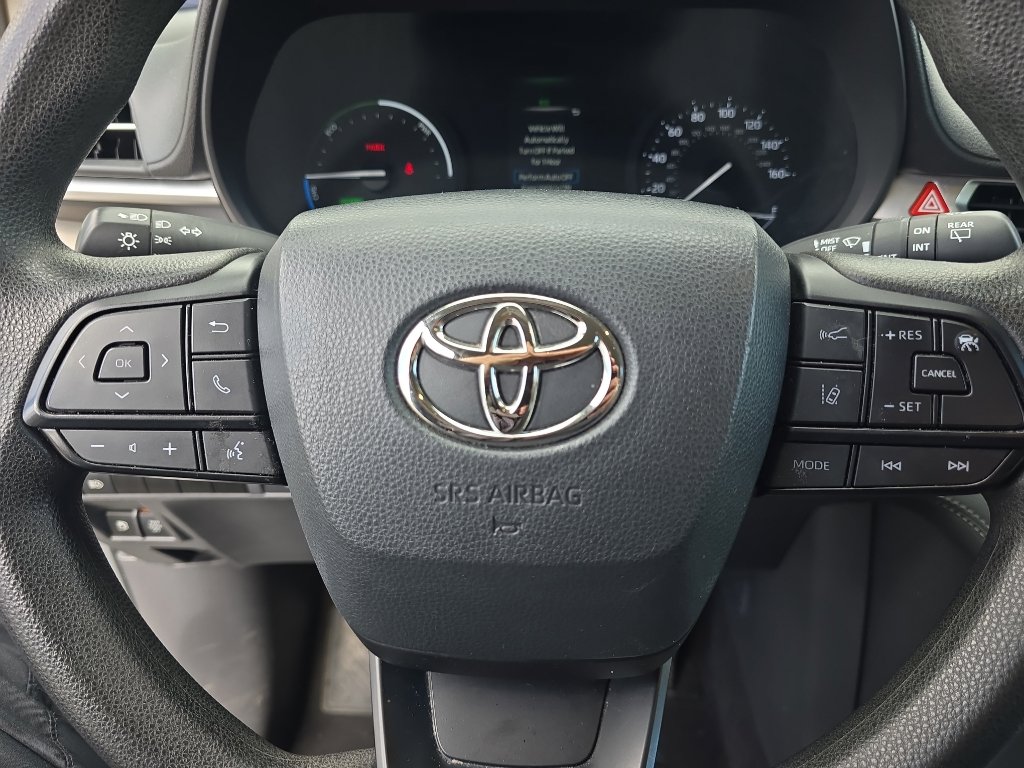 Certified 2024 Toyota Sienna LE FWD image 26