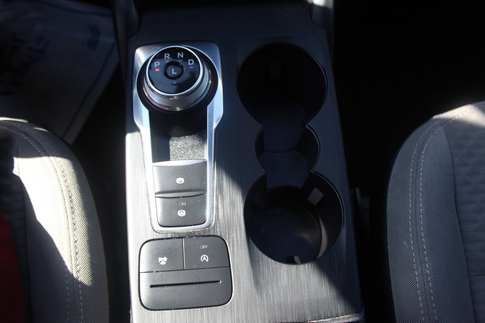 Used 2022 Ford Escape SE FWD image 30