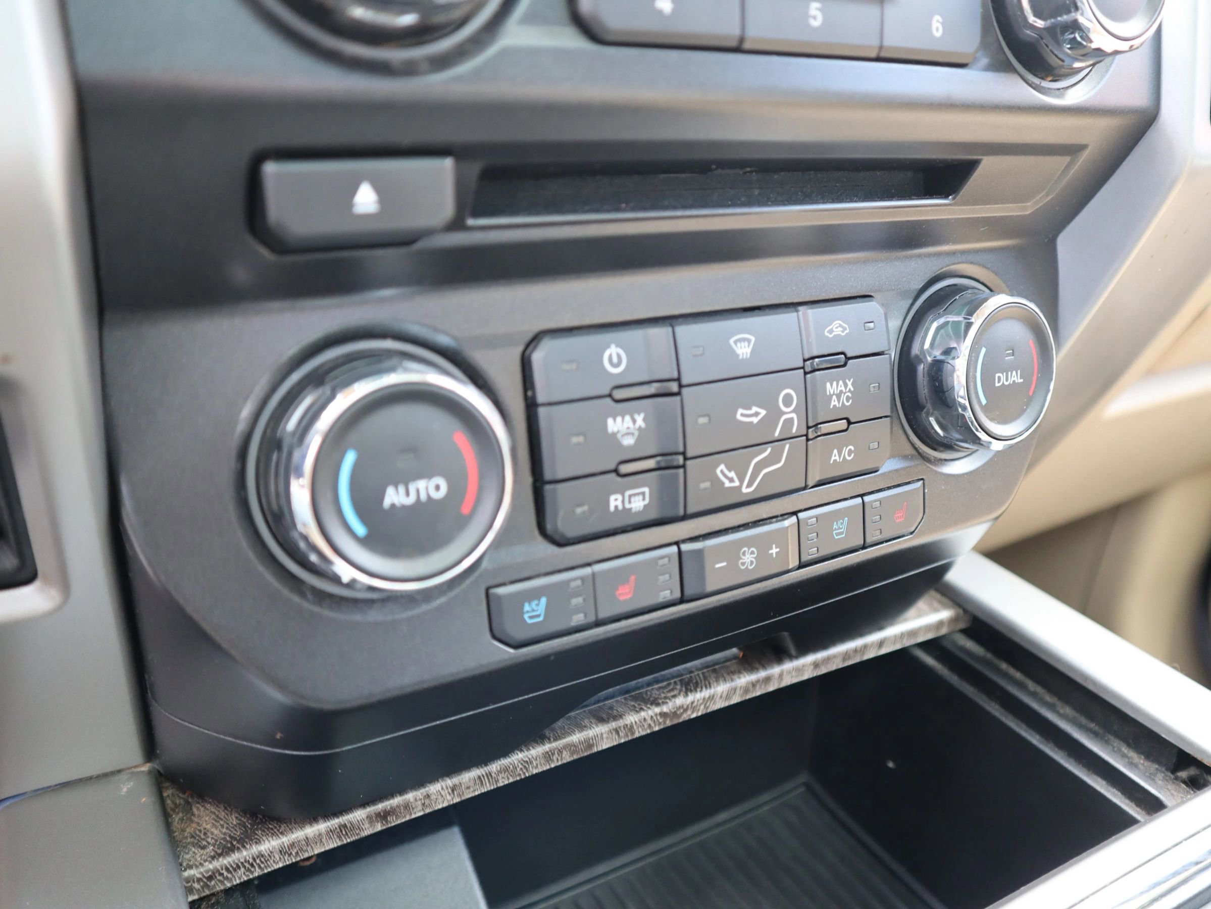 Used 2018 Ford F250 Lariat w/ Lariat Ultimate Package image 19