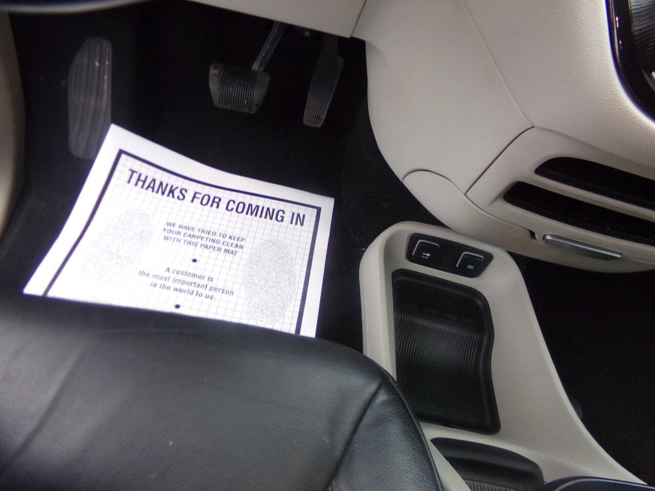 Used 2017 Chrysler Pacifica Touring-L image 26