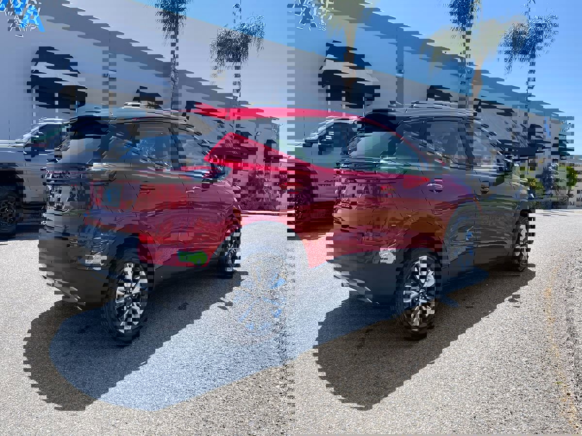 Used 2022 Chevrolet Bolt EUV LT w/ Convenience Package image 5