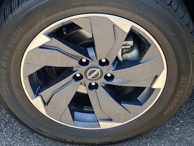 Used 2024 Nissan Rogue SV FWD image 30