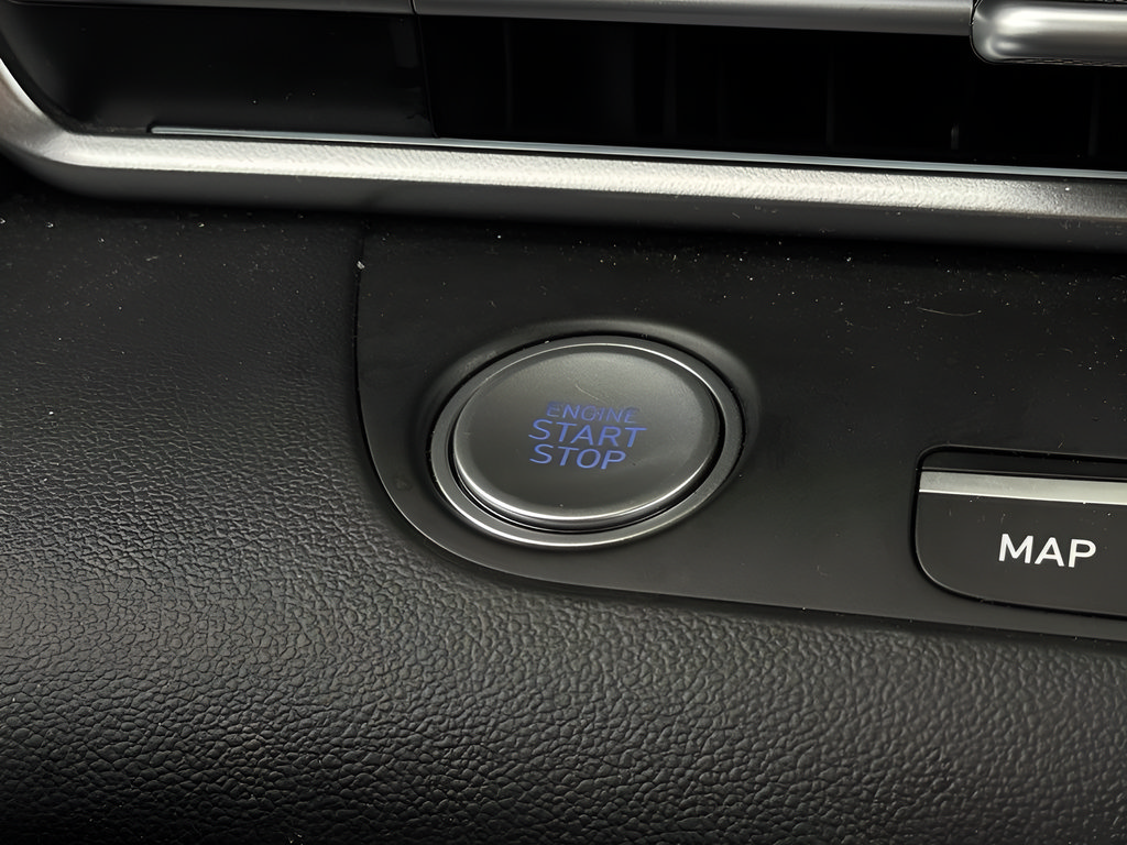 Certified 2024 Hyundai Elantra Limited FWD image 23