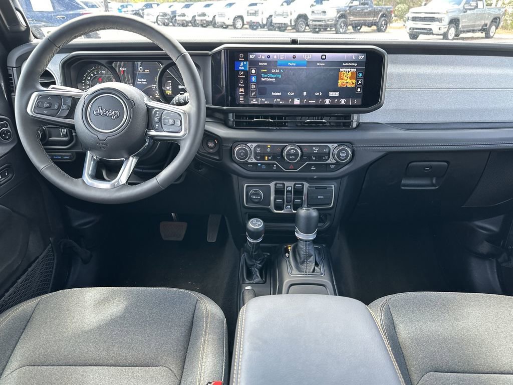 Used 2025 Jeep Wrangler Unlimited Sahara image 10