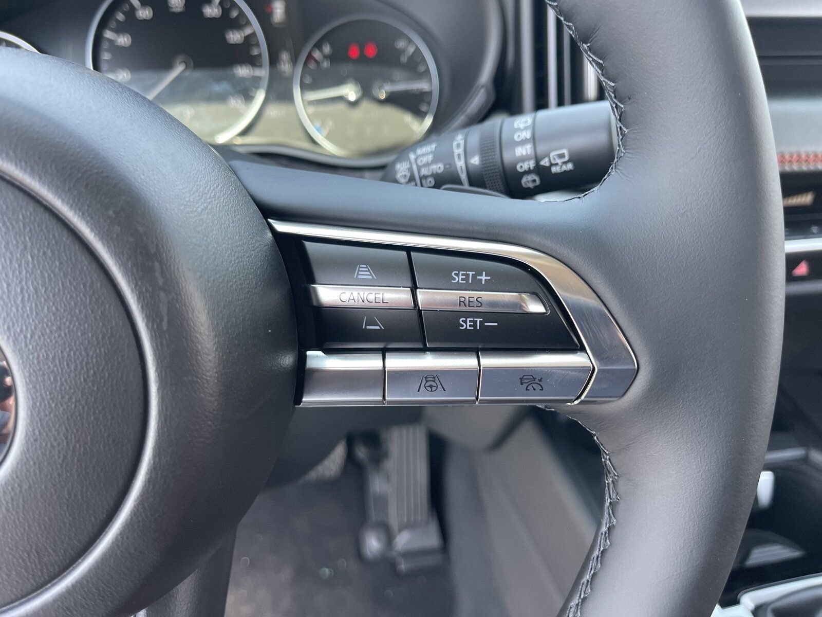 Certified 2025 MAZDA CX-50 AWD 2.5 Turbo w/ Premium Pkg image 33
