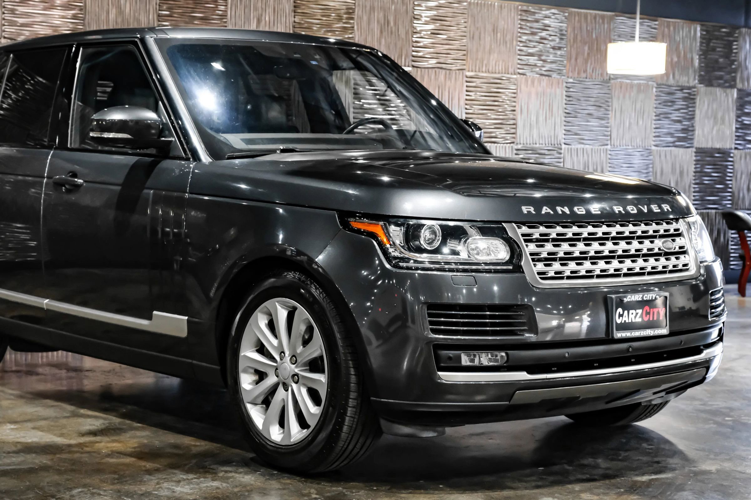 Used 2017 Land Rover Range Rover HSE image 7