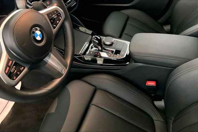 Used 2023 BMW X4 xDrive30i w/ M Sport Package AWD/4WD image 8
